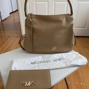 Michael Kors Grand Large Pebbled Leather Shoulder Bag (Camel)